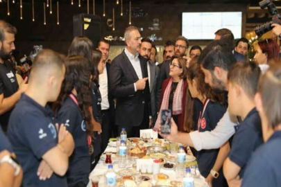 Başarılı sporcular, Fatma Şahin ile bir araya geldi