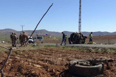 Hurdaya dönen minibüste ağır yaralanan genç hayatını kaybetti