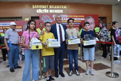 Şahinbey’den öğrencilere karne hediyesi