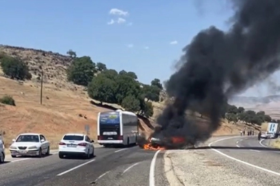 Tıra çarpan otomobil alev aldı: 1 yaralı