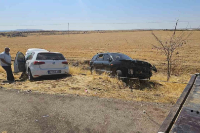 Gaziantep’te 2 araç kafa kafaya çarpıştı: 6 yaralı