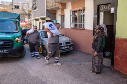 Şehitkamil Belediyesinden 1 günde 2 bin aileye gıda desteği