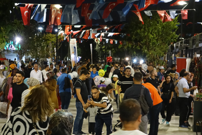 Festivale ziyaretçi akını