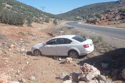 Sürücünün direksiyon hakimiyetini kaybettiği araç yoldan çıktı: 1 yaralı