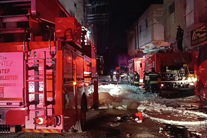 Gaziantep’te ayakkabı ve terlik imalathanesinde yangın