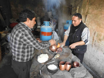 Gaziantep’in son kalaycı ustaları mesleklerini yaşatmaya çalışıyor