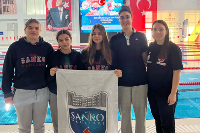 SANKO OKULLARI YÜZME TAKIMI BÖLGE ŞAMPİYONU OLDU